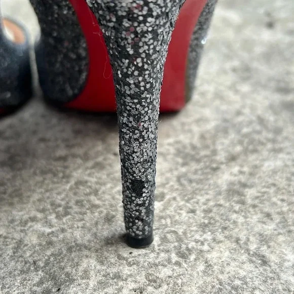 Christian Louboutin Metallic Grey Glitter Very Prive Peep Toe Pumps, Size 38.5 - Picture 14 of 16